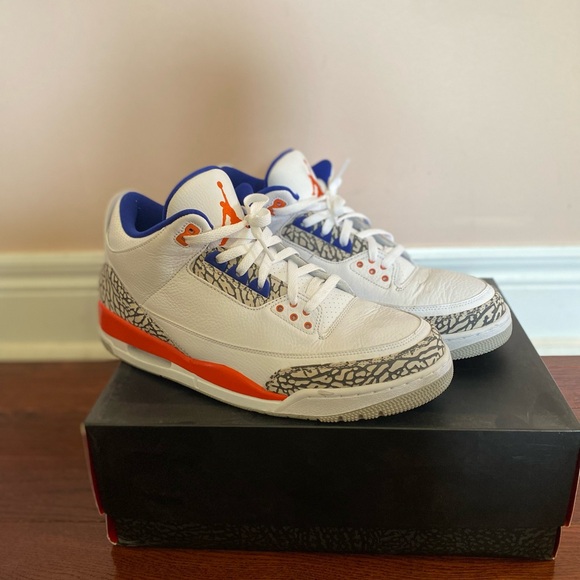 Size 13 Jordan Retro 3 NY Knicks! Worn once and are in perfect condition. - Picture 3 of 6